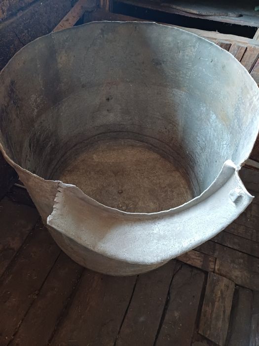 Ємність алюмінієва для будь чого(зерна або води) б/в.