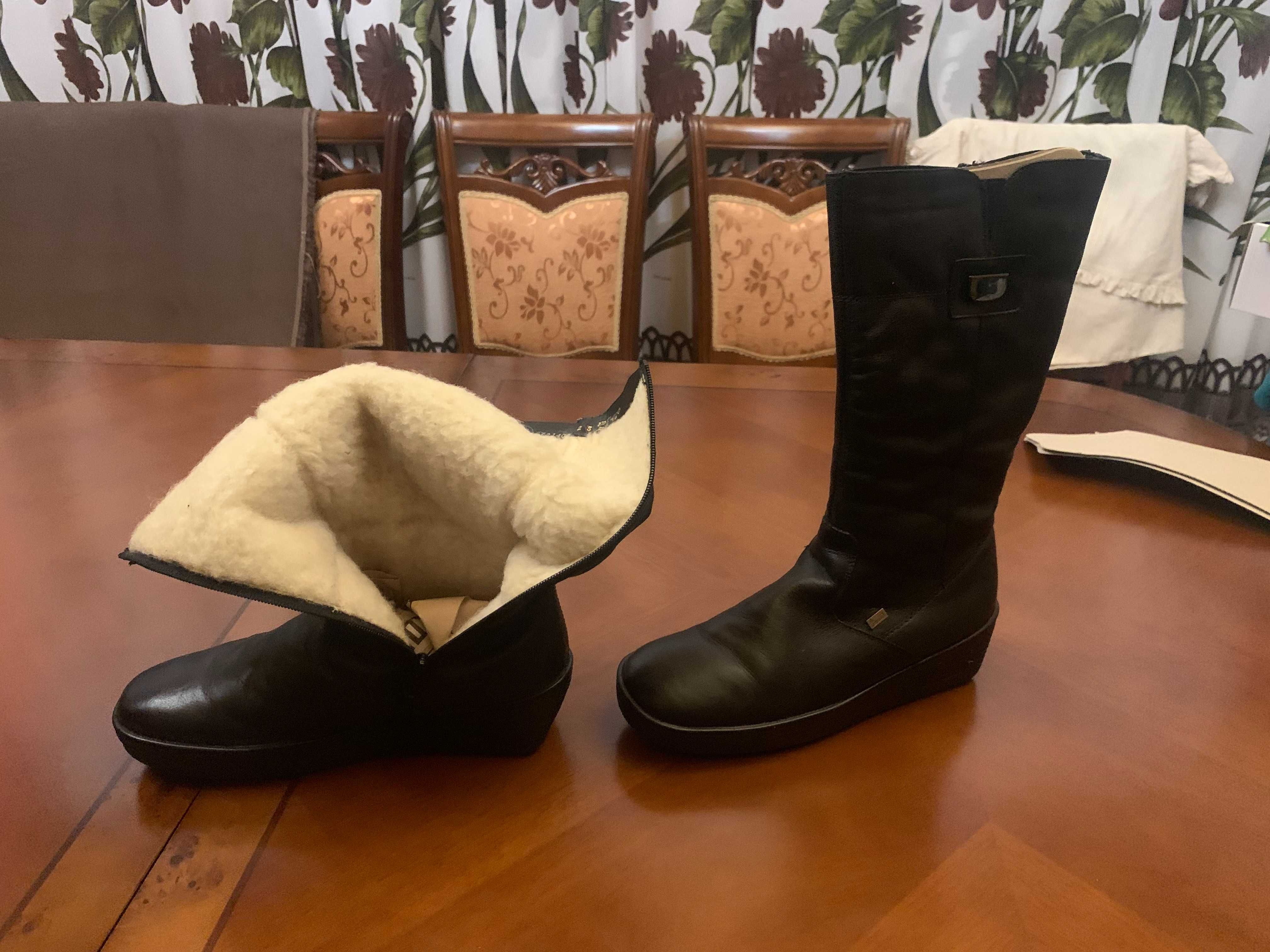 сапоги зимнее 41-42 р 2200 гр