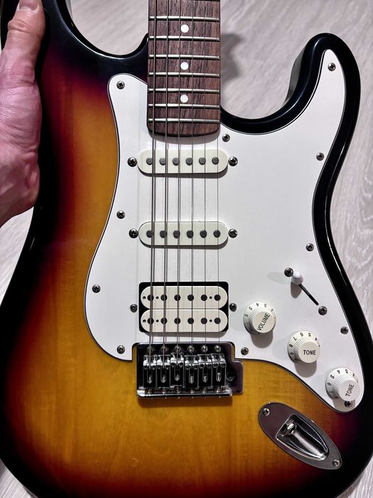 Електрогітара Phil Pro (звучить як Stratocaster)