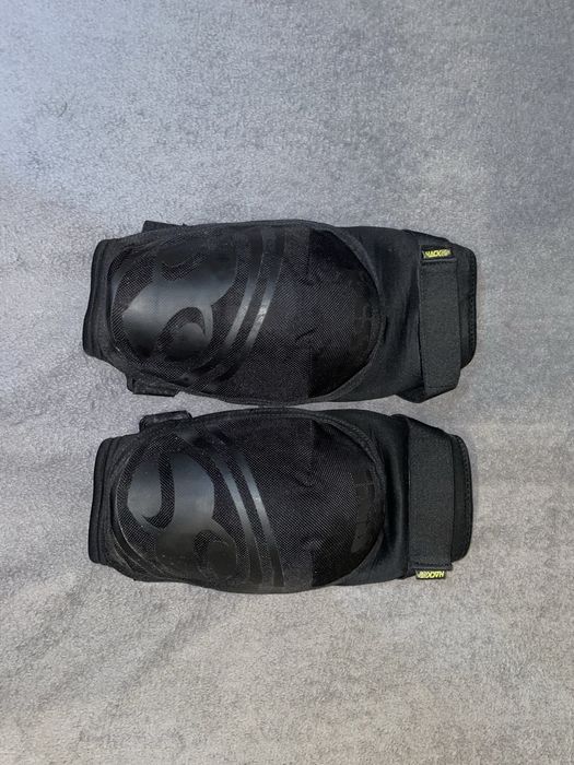 Ochraniacze IXS na kolana