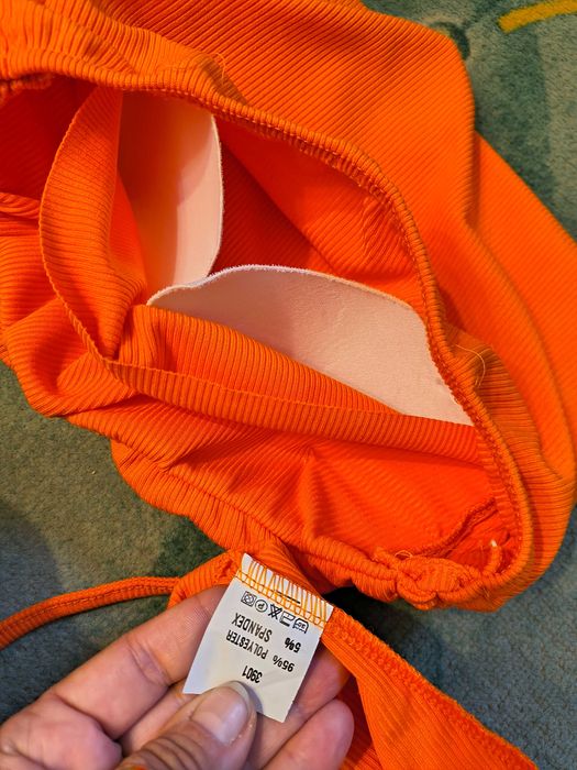 Яркий костюм шорты топ