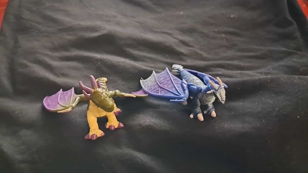 2 Miniaturas de Dragões Ubisoft Battle of Giants - Raro
