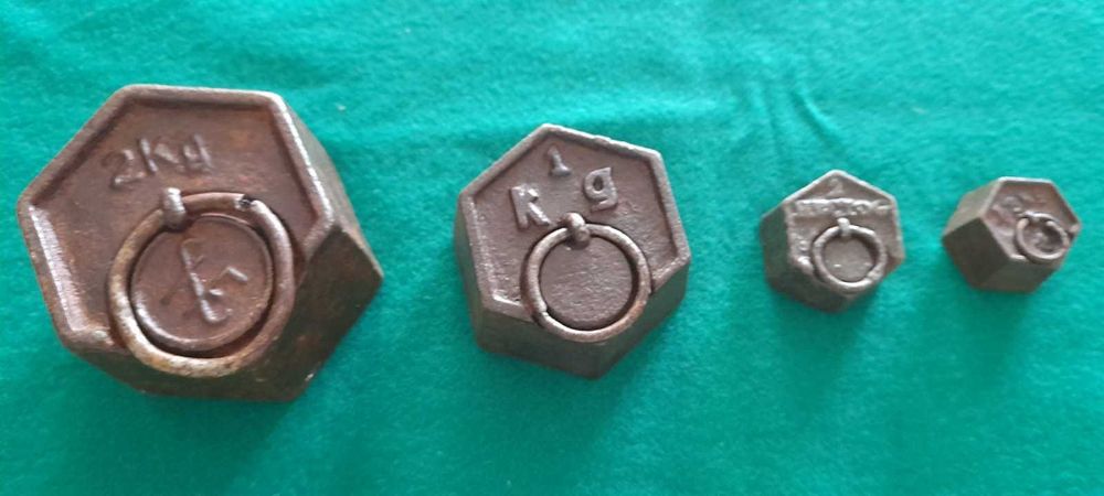 Conjunto de pesos antigos