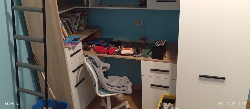 Meblościanka z łóżkiem piętrowym 200*90