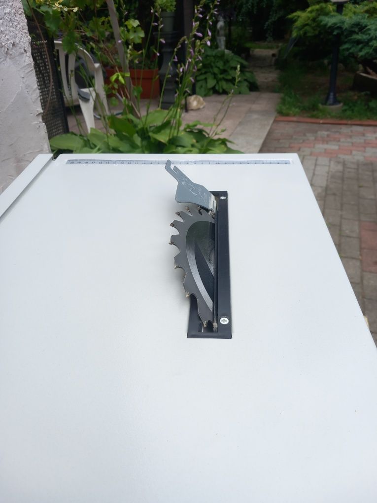 Pilarka stołowa do drewna MacAllister 800 W
