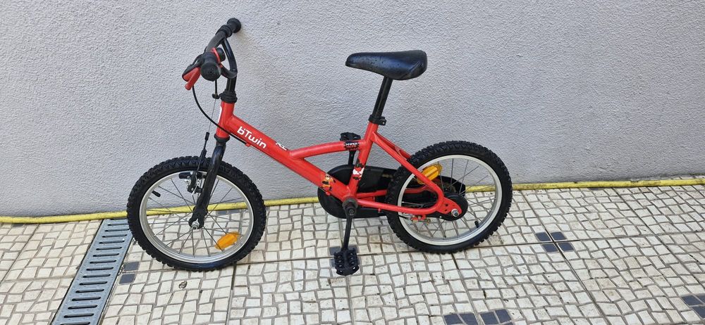 Bicicleta com capacete