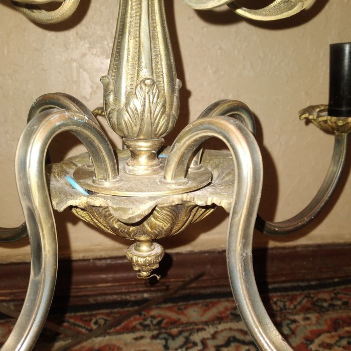 Бронзовая люстра        .