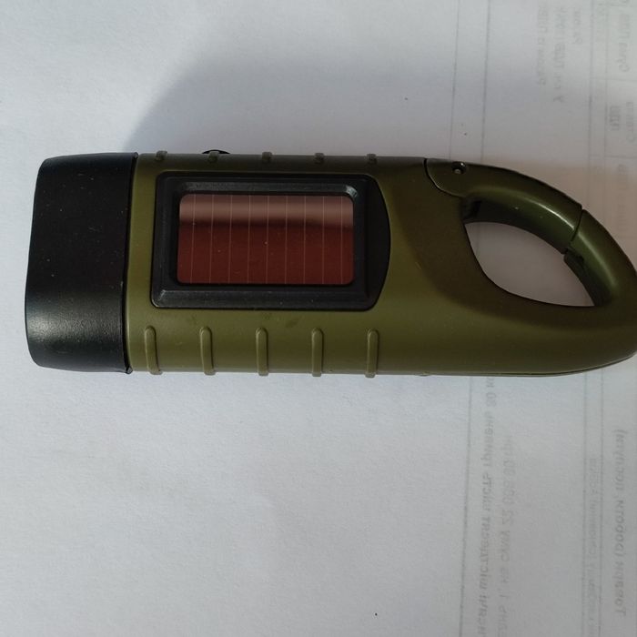 Ліхтарик механічно- сонячної зарядки турістичний