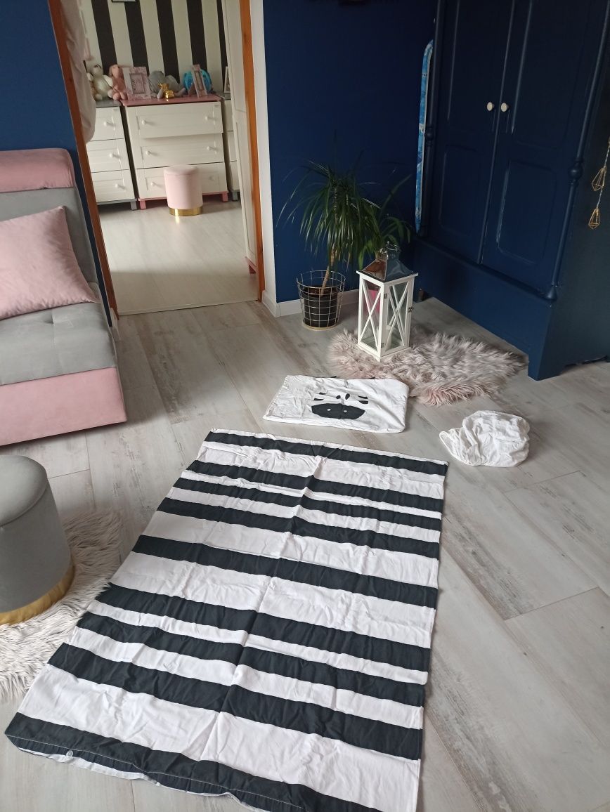Jeszcze do łóżeczka niemowlęcego 120 x 60 zebra plus prześcieradło