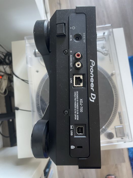 2 XDJ 700.