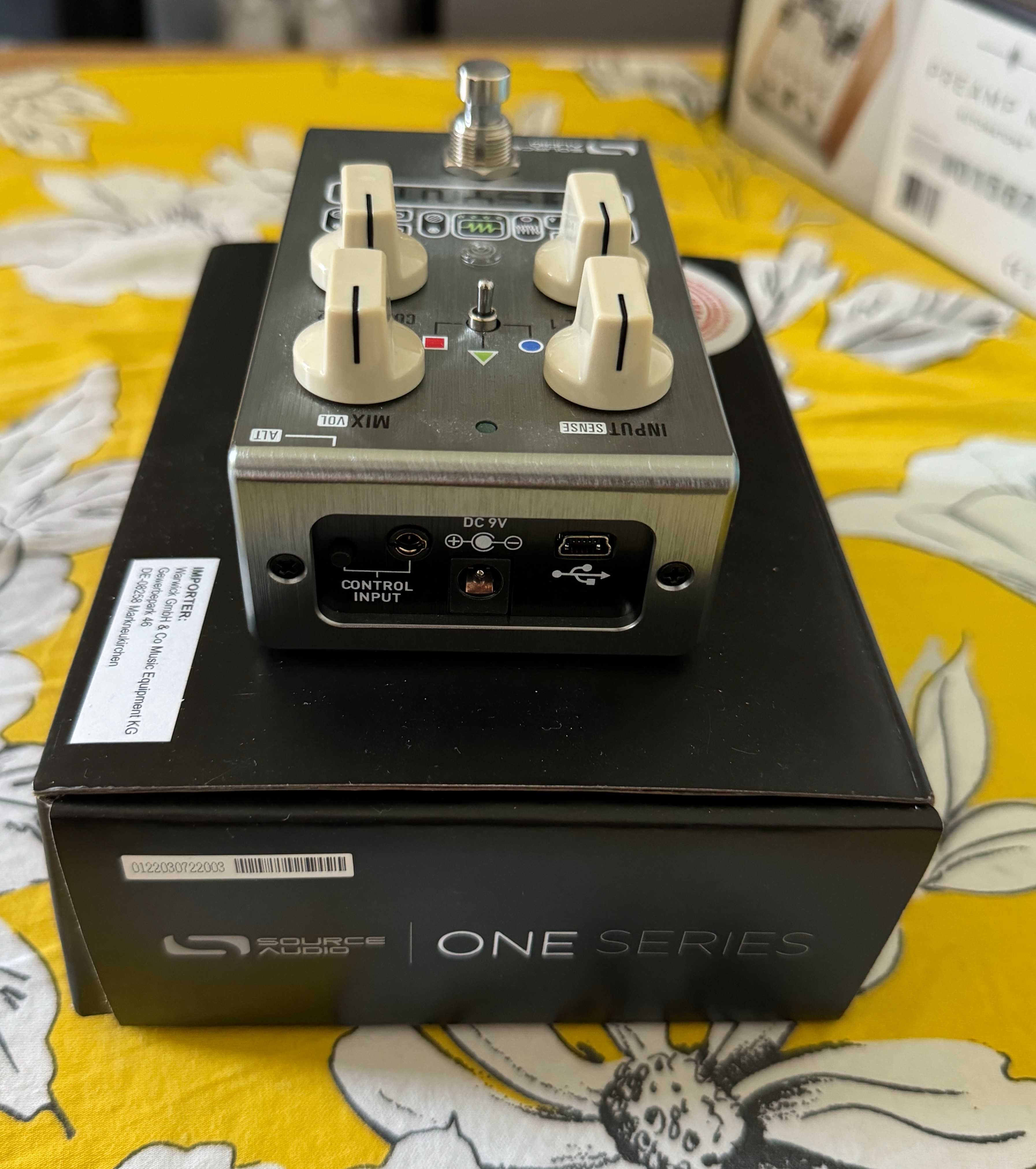 Source Audio C4 SA249 + Source SA168 MIDI Adapter (Jak nowe!) Efekt