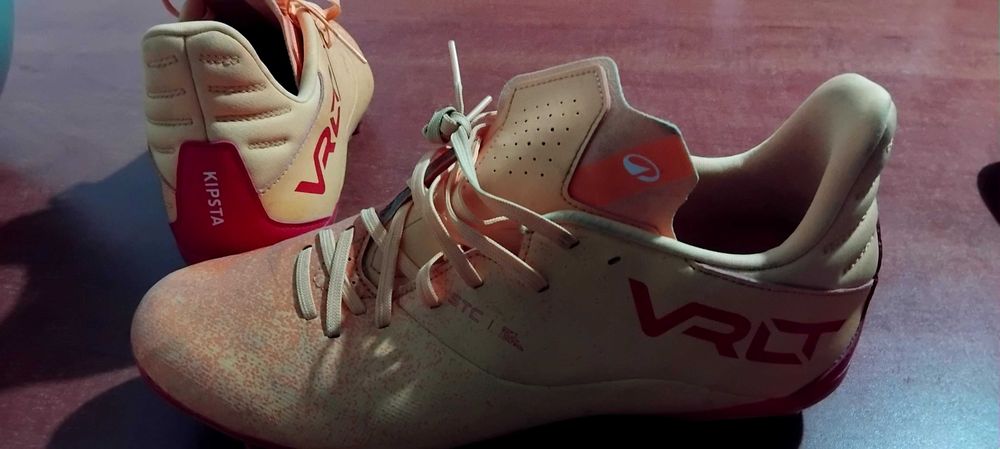 Buty sportowe piłkarskie korki