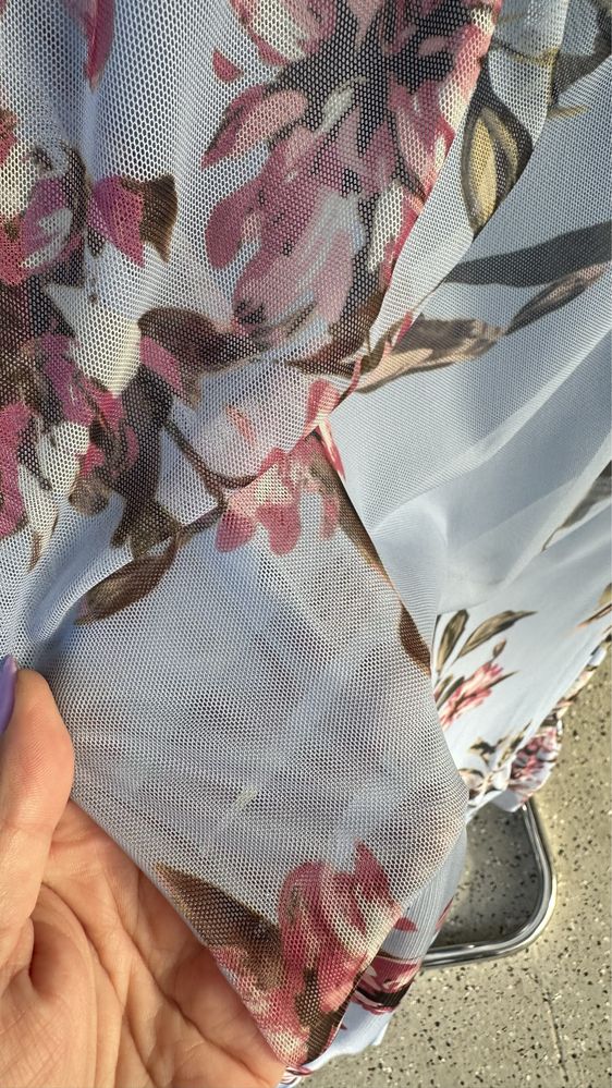 Śliczna sukienka maxi długa w kwiaty błękitna 40/42
