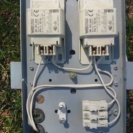 LAMPY  SUFITOWE z jarzeniówkami  tylko po 12 zł