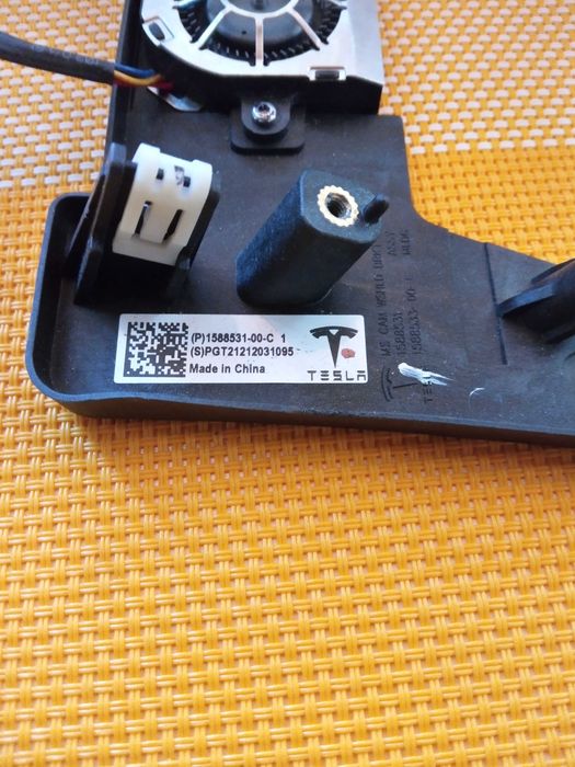 Tesla model S кронштейн камеры ночного видения