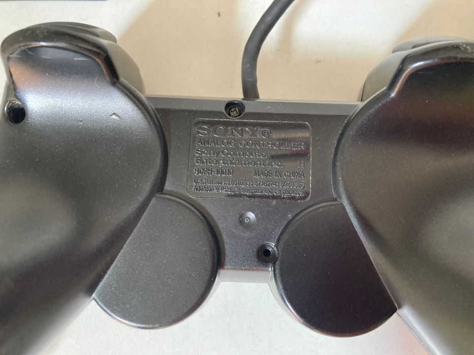 Comando e PS2 Slim para Reparação