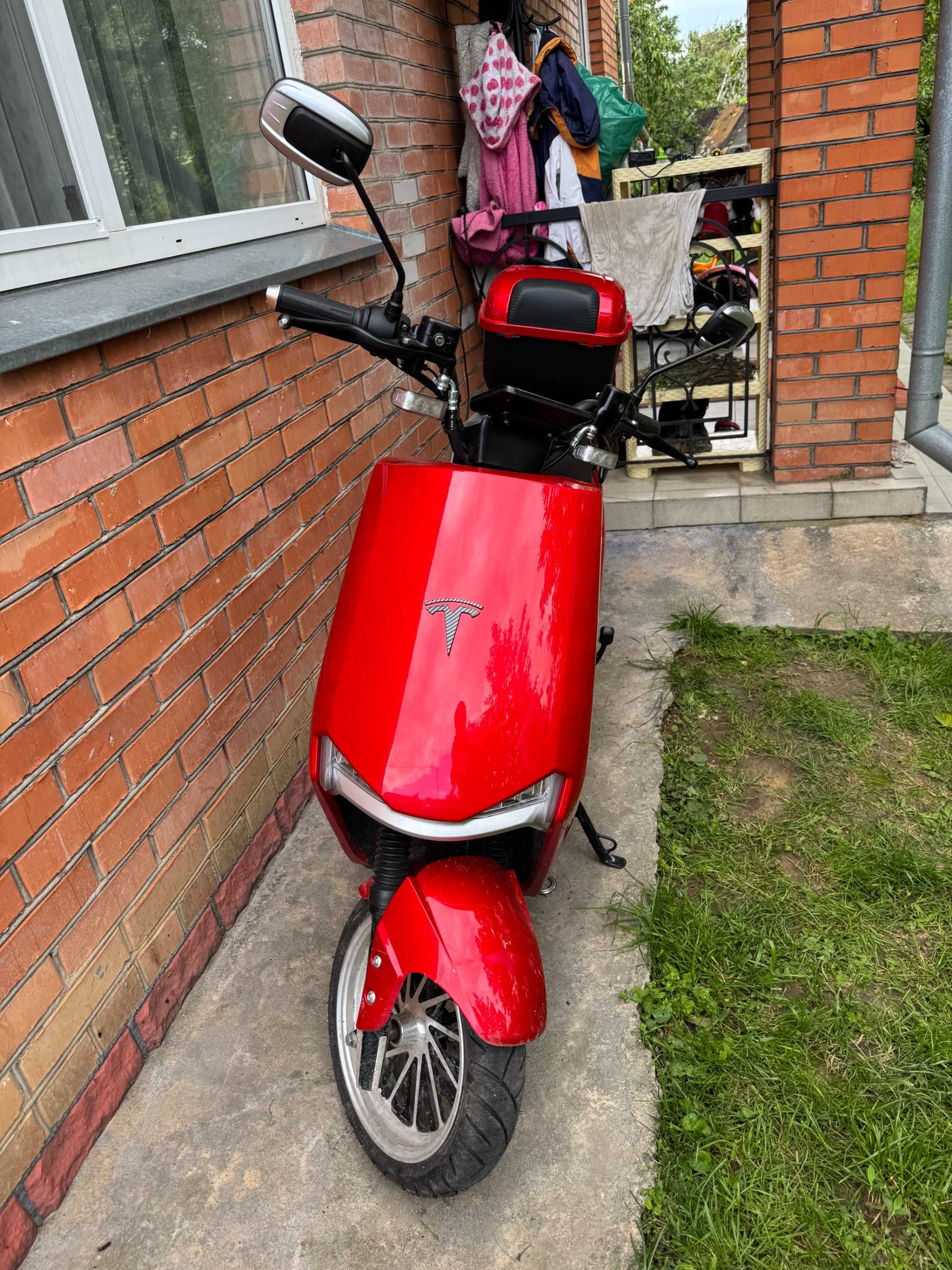 электроскутер. Aima M4 2000W ресталинговый. 72V 30ah. 80км/ч - 100км