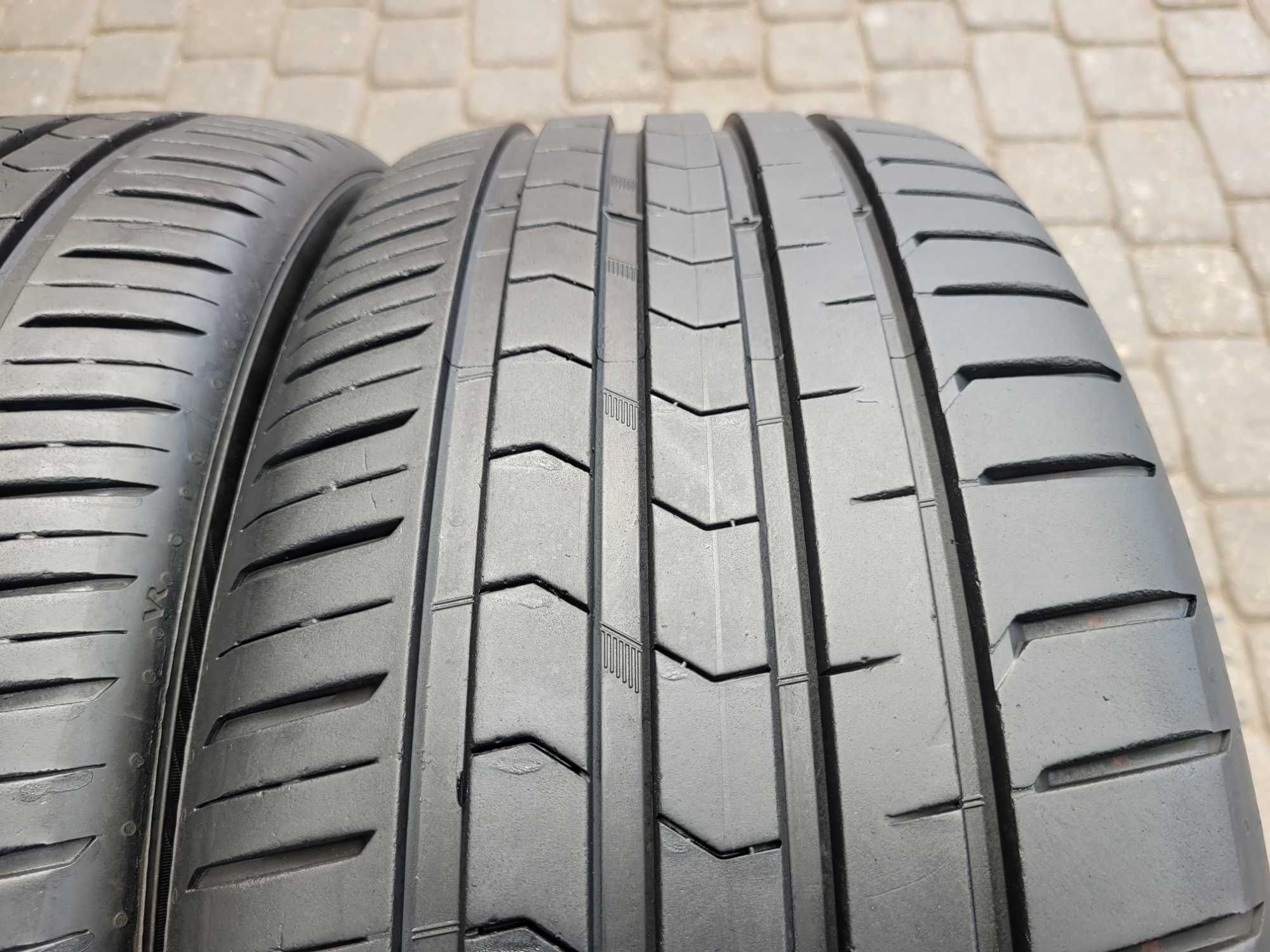 225  / 45  R  18   Vredestein
