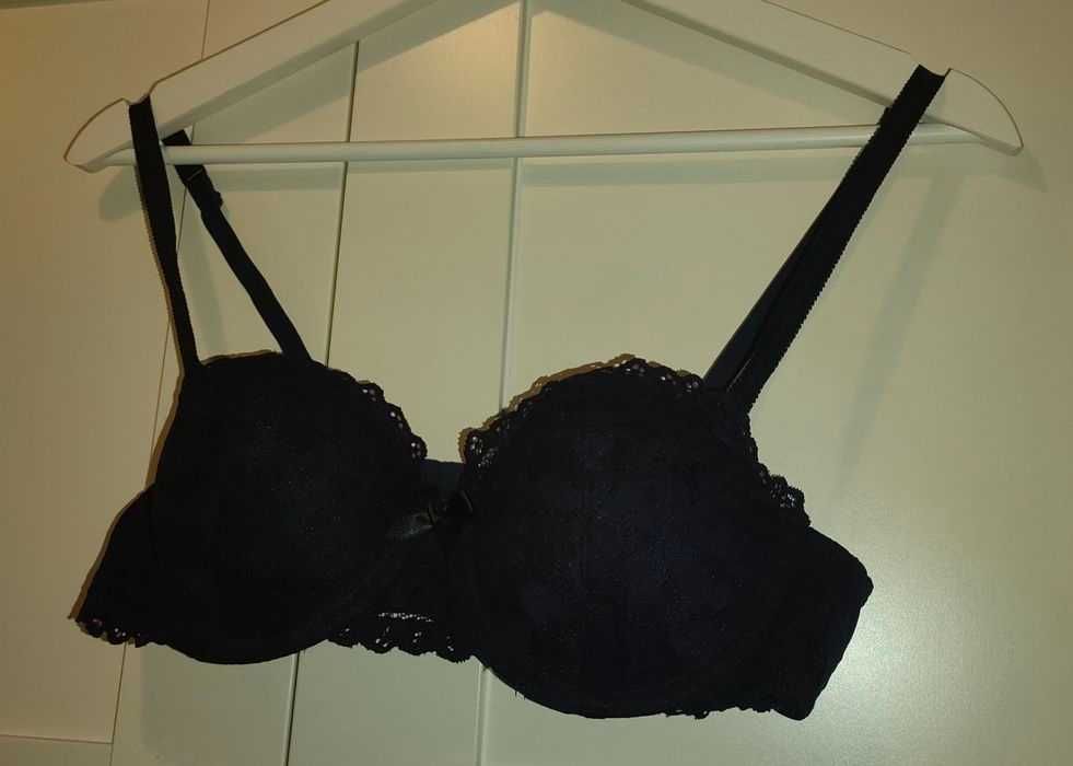 Subtelny, uroczy biustonosz H&M 80 A