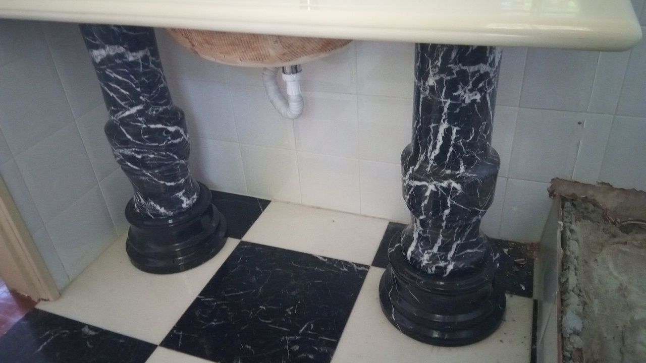 Bancadas e lavatórios de WC
