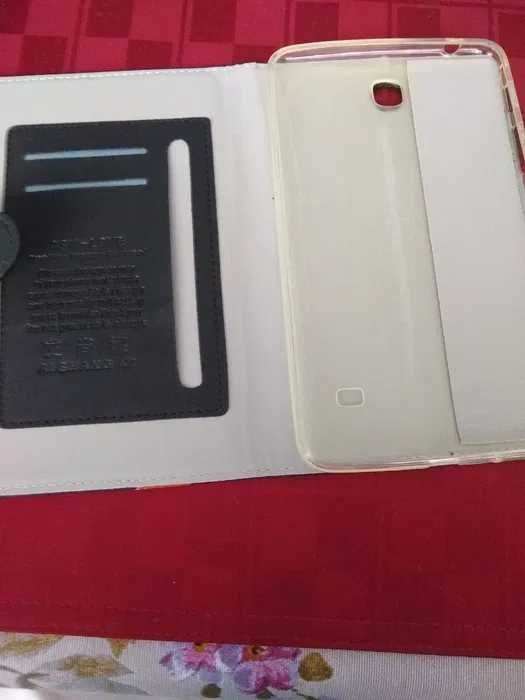 sprzedam futerał na tablet nowy z Japonii