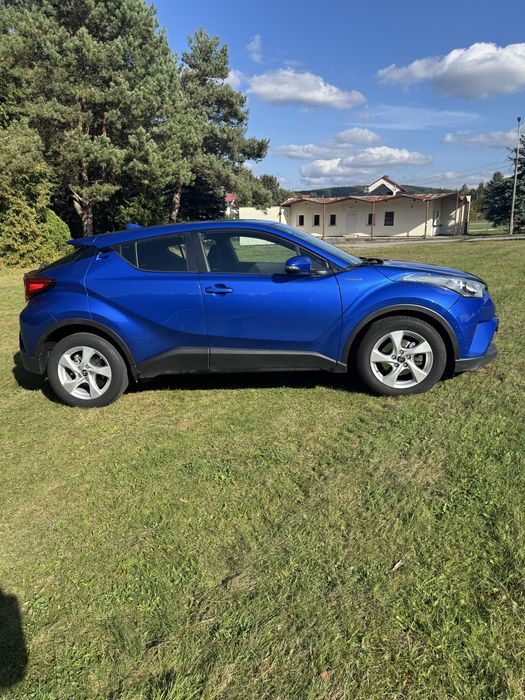 Toyota C-HR – nowoczesny crossover, niezawodny i oszczedny .