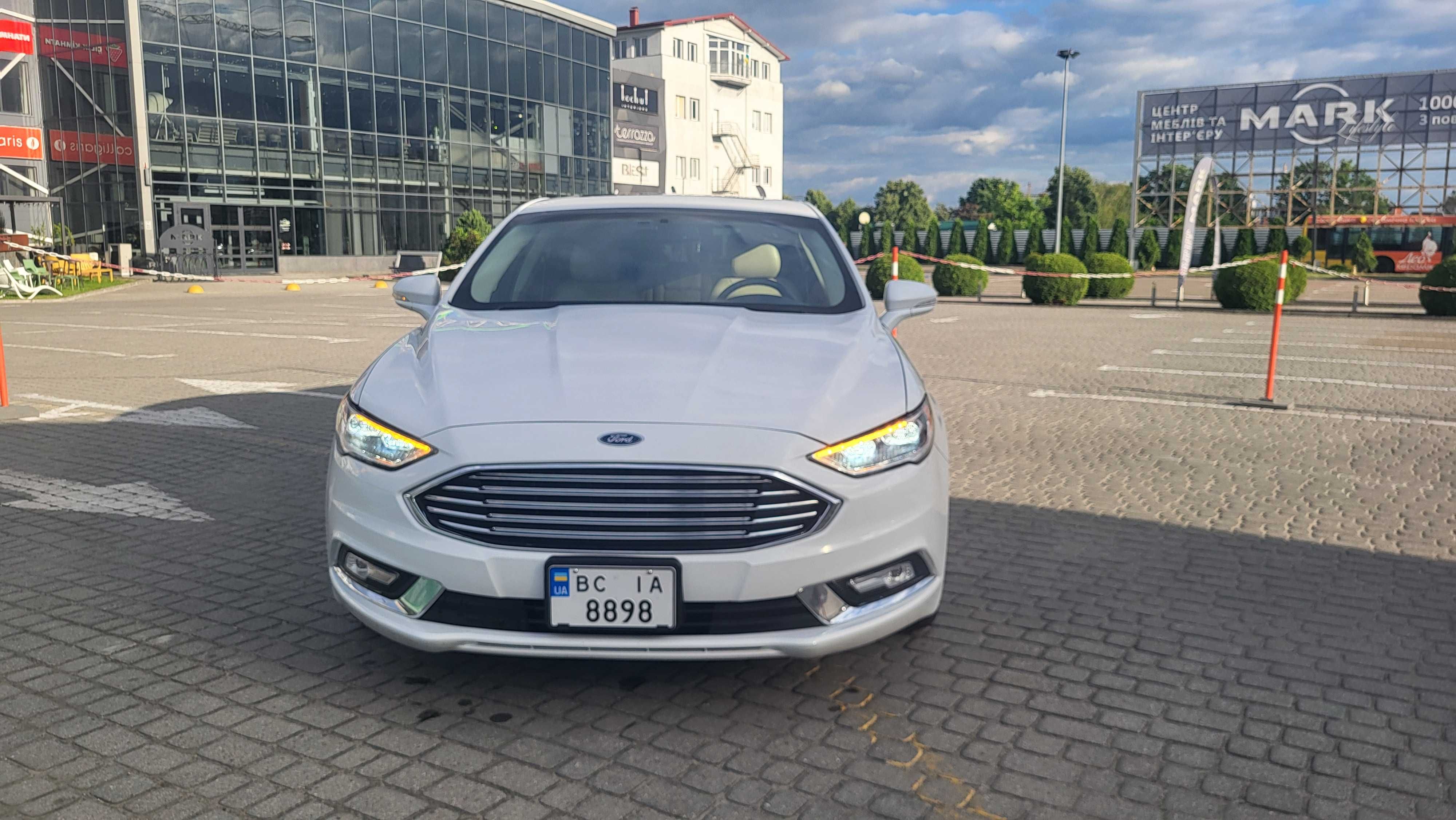 Ford Fusion 2017 Plug-In 35 км на електриці НЕ БИТИЙ  після вандалізму