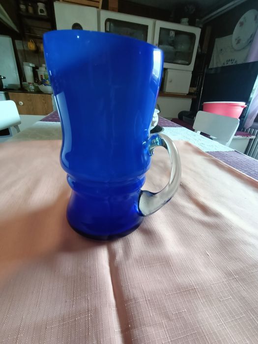 Dzbanek kobaltowy pijanczewska duży  szkło kolorowe PRL