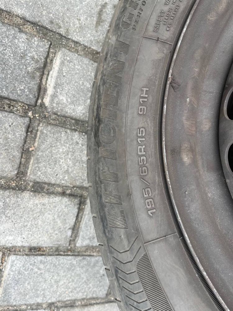 Продам комплект шин з дисками або без  Goodyear 195/65 R15
