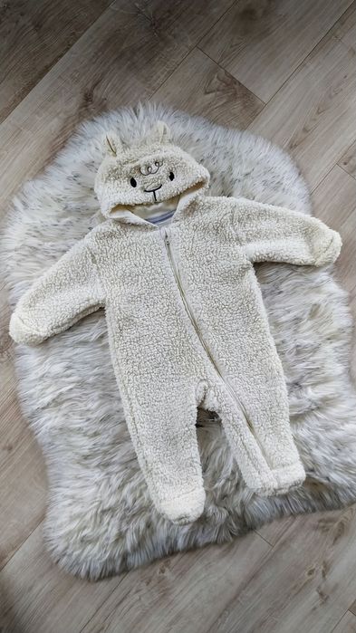 Kombinezon dla chłopca i dla dziewczynki M&S