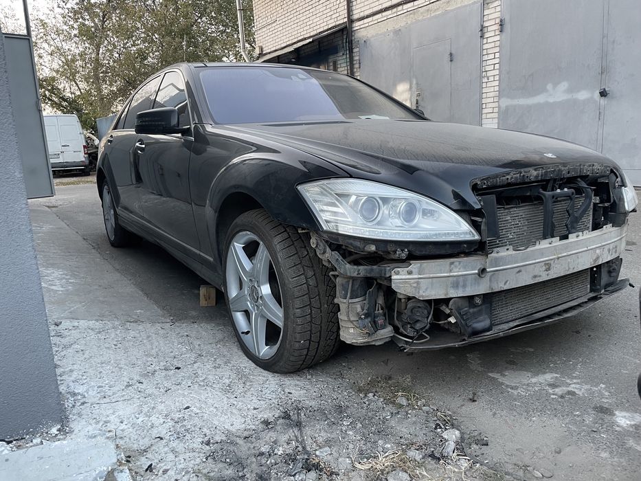 Разборка Mercedes W221 S550 S500 4MATIK 2010 року