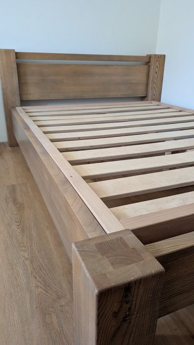 Drewniane łóżko 140 cm - lite drewno