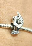 Charms Zawieszka do bransoletki Ręka mamy trzymającej dłoń dziecka