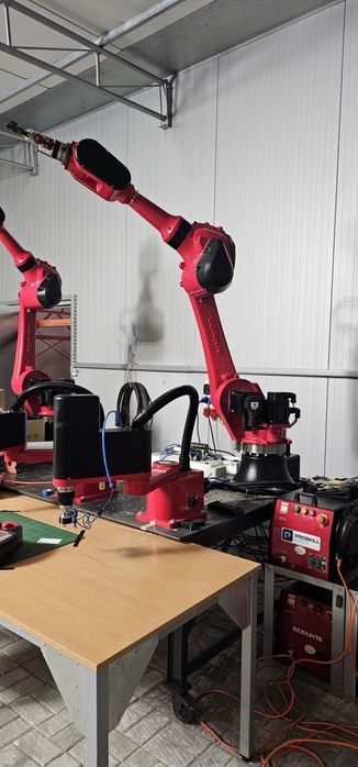 Robot przemysłowy paletyzujący, pakujący, spawalniczy