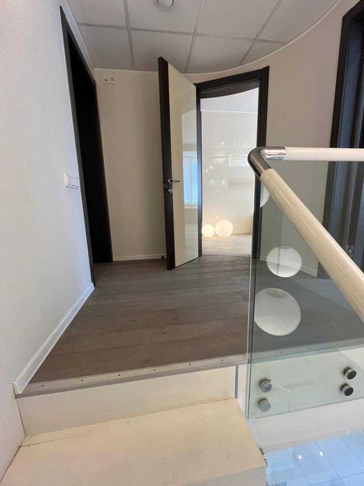Продам 2-рівневу 2-кімнатну квартиру 90 м² з дизайнерским ремонтом