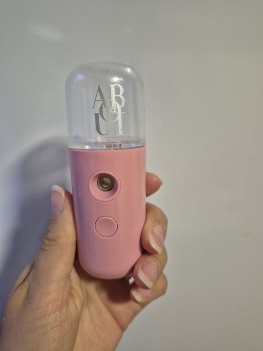 Портативный распылитель ABOUT face Mini Mist Sprayer для увлажнения ли