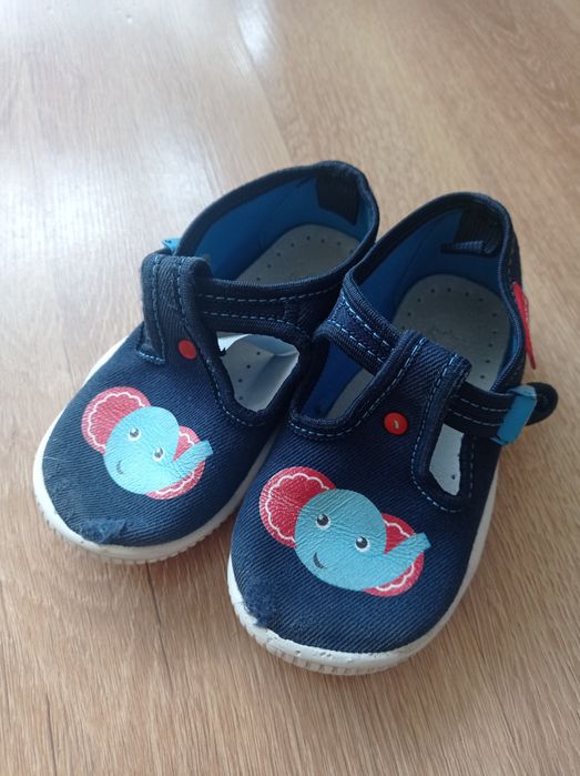 Paczka butów 5 par chłopięcych rozmiar 25