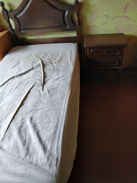 Cama de solteiro com colchao
