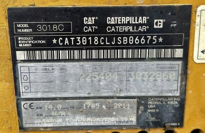 Minikoparka Caterpillar 301.8C