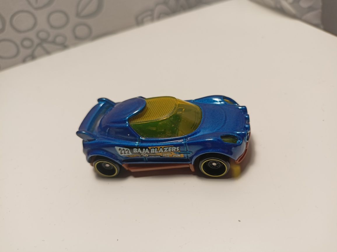 Auto samochód hot wheels