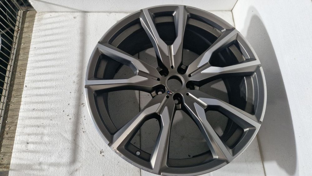 Sprzedam felgę aluminiowa BMW 9.5Jx22"
