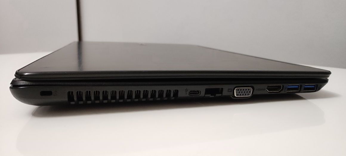 Metalowy Acer i7 8GB DDR4 USB C podświetlana klawiatura