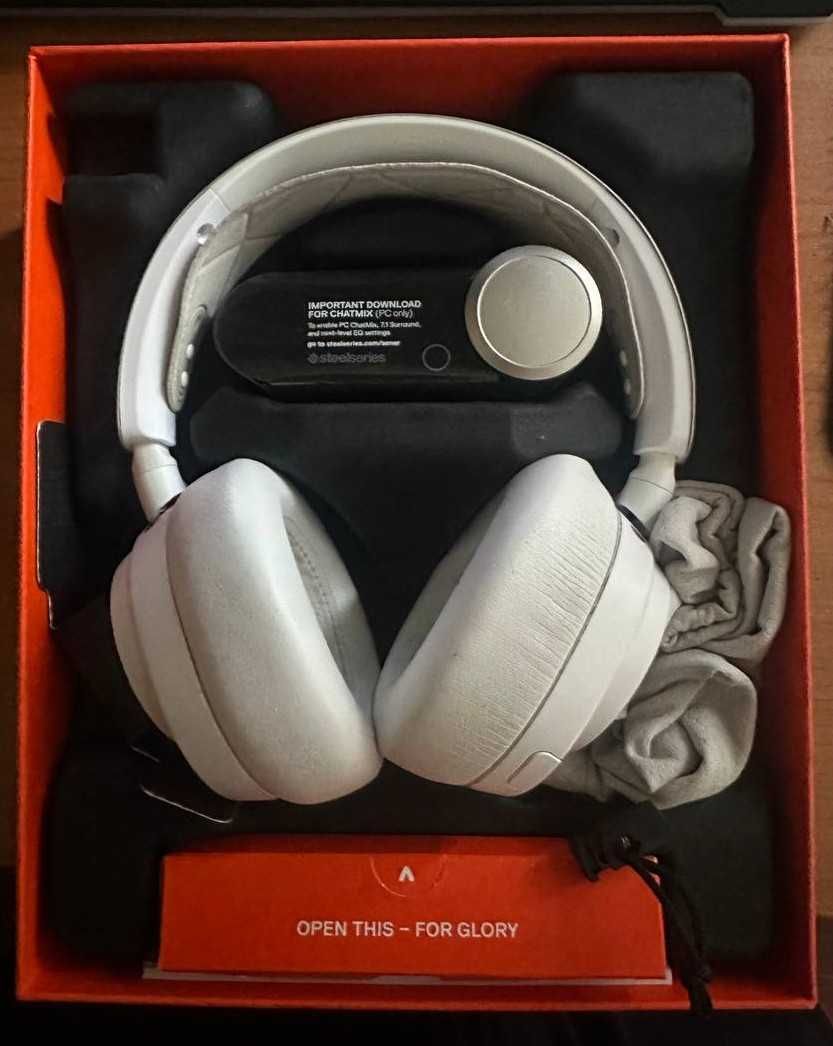 SteelSeries Arctis Nova Pro Wireless White