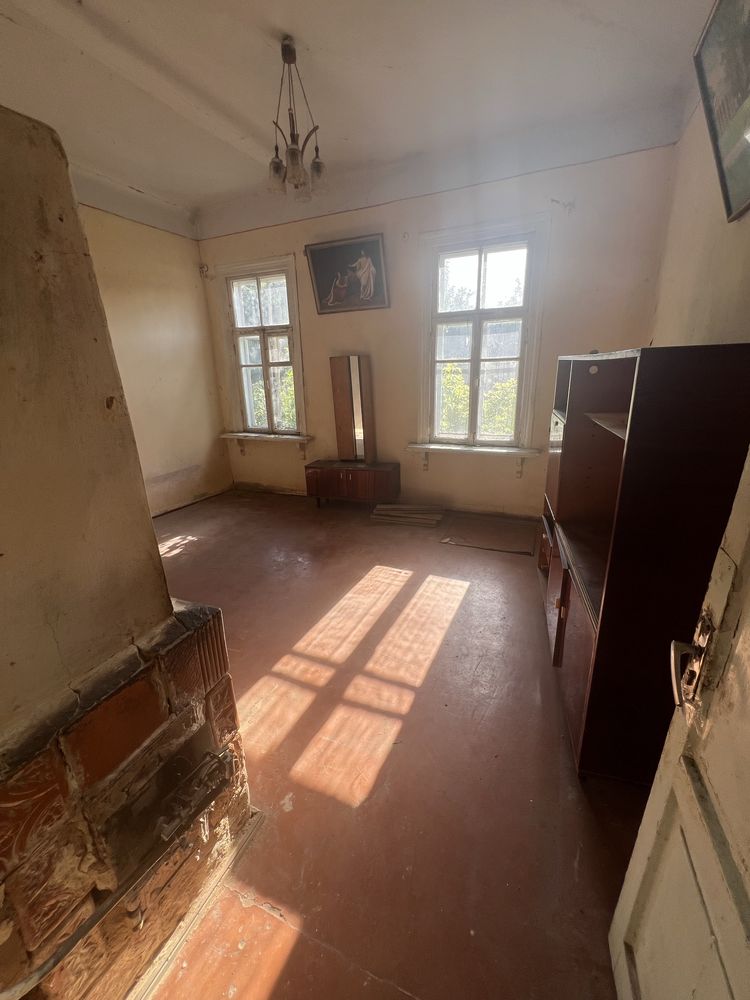 Продам 2кім 57.4м² ціна 27500$.
