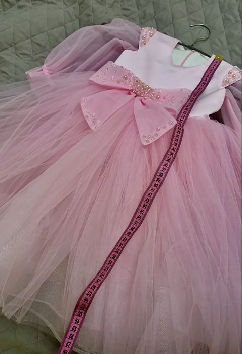 Сукня на чотири роки ніжно рожевого кольору