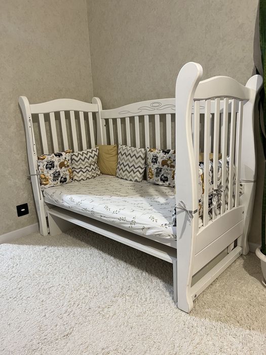 Ліжко для немовлят Верес з маятником