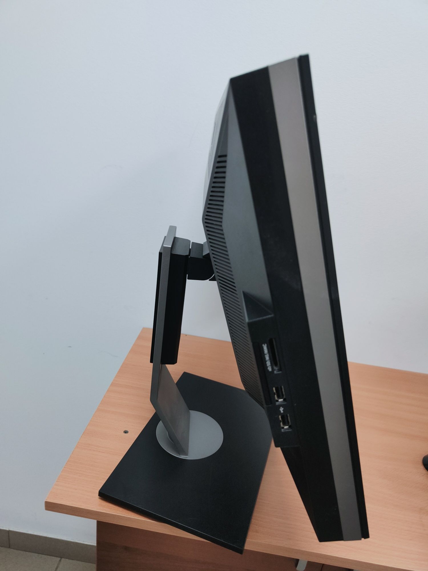 Dell UltraSharp U2410f, wysokiej klasy 24-calowy monitor LC