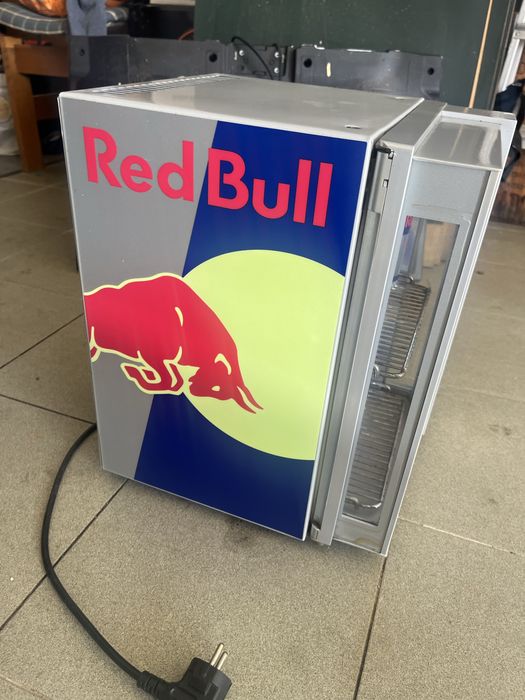 Vendo minifrigorifico em muito bom  estado a funcionar com rioster