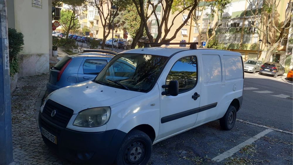 Vende -se carrinha Doblo, bom estado para uso dia a dia.