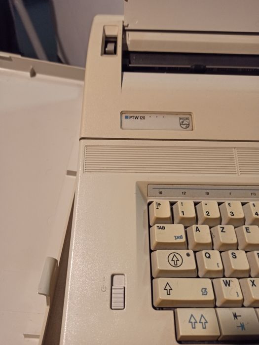 Máquina de escrever elétrica Phillips PTW120